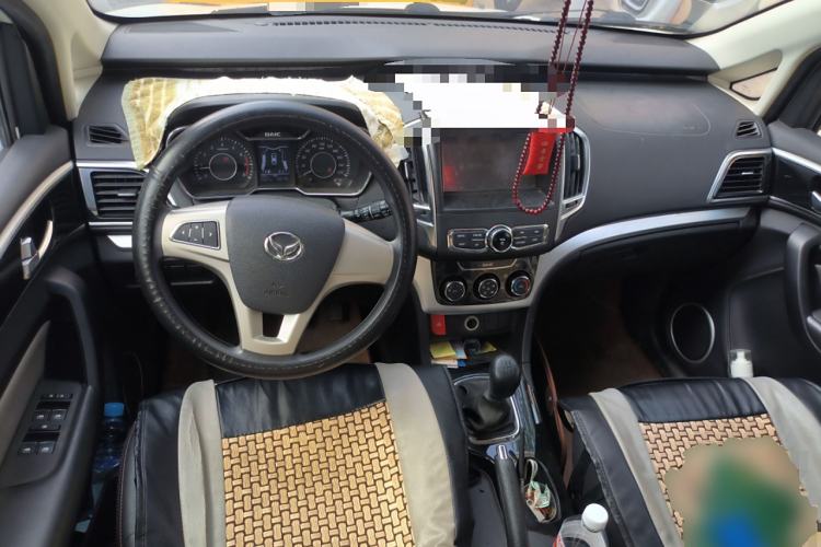 Used HYOSOW H3 2015 1.5L manual luxury version Center Console