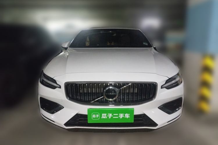 Used Volvo S60 2023 B4 Zhiyuan Luxury Edition
