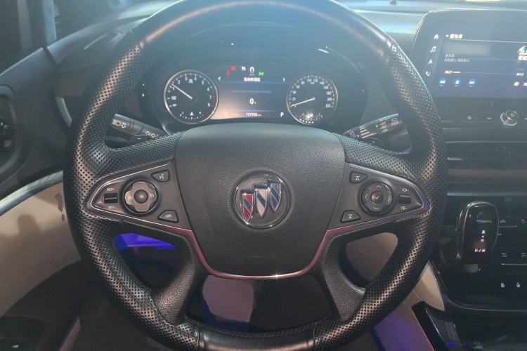 Used Buick GL8 2020 Land Business Class 652T Luxury Model
