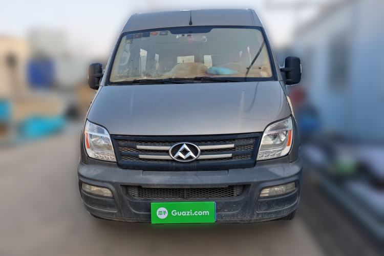 Used SAIC MAXUS Xintu V80 2017 2.5T 5-Speed Manual Aoyuntong National V Short Wheelbase Mid-Roof 5/6/10-Seater
