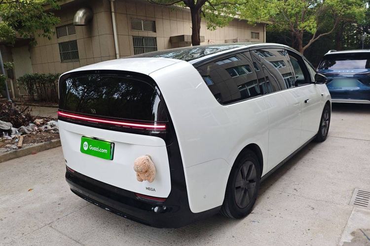 Used Li Auto MEGA 2024 Ultra Model
