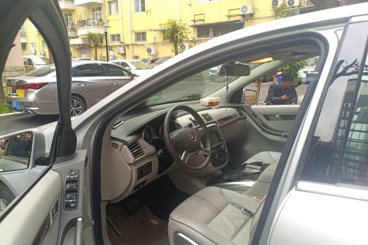 Used Mercedes-Benz R-Class 2010 R 350 L 4MATIC