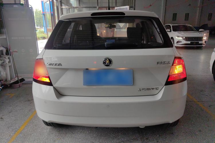 Used Skoda Fabia 2017 1.4L Automatic Car Enjoy Edition
