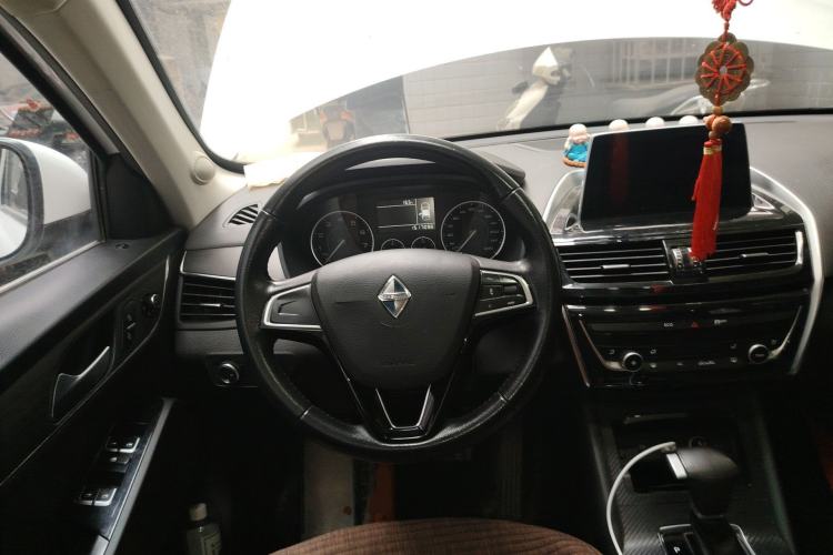Used BORGWARD BX5 2017 20TGDI Automatic Two-Wheel Drive Pioneer Edition Steering Wheel
