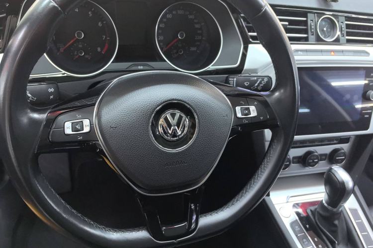 Used Volkswagen Variant 2018 380TSI Two-Wheel Drive Comfort Edition