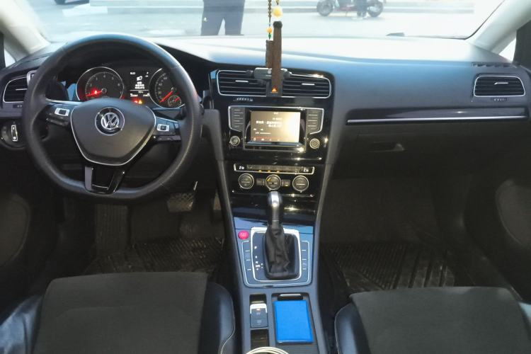 Used Volkswagen Golf 2014 1.4TSI Automatic Flagship Model Center Console