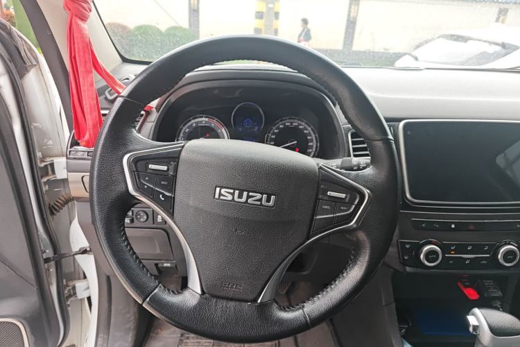 Used Isuzu mu-X 2018 1.9T Diesel Automatic 2WD Enjoyment Edition 7 Seats Steering Wheel