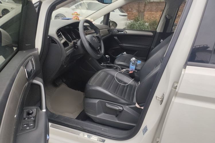 Used Volkswagen Touran 2016 Volkswagen Touran L 280TSI DSG Comfort Edition Driver Seat