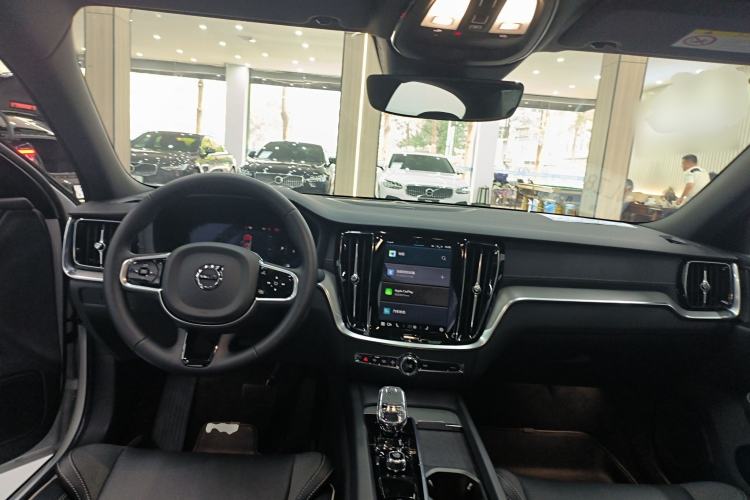 Used Volvo S60 2025 B5 Zhiya Sport Edition Center Console