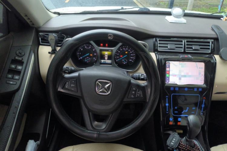 Used JMC Yusheng S330 2016 1.5L GTDi Automatic Two-Wheel Drive Flagship Edition Steering Wheel