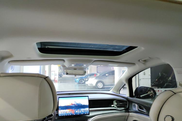 Used Denza D9 2024 DM-i 980 Four-Wheel Drive Prestige Model
