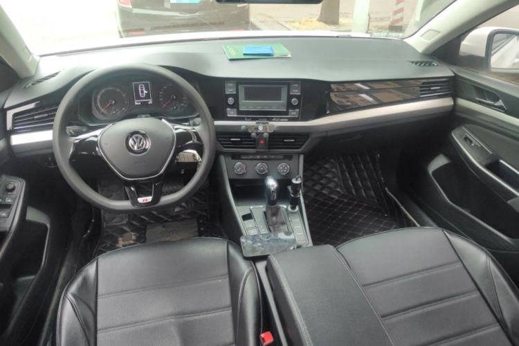 Used Volkswagen Bora 2019 1.5L Automatic Fashion Model Center Console