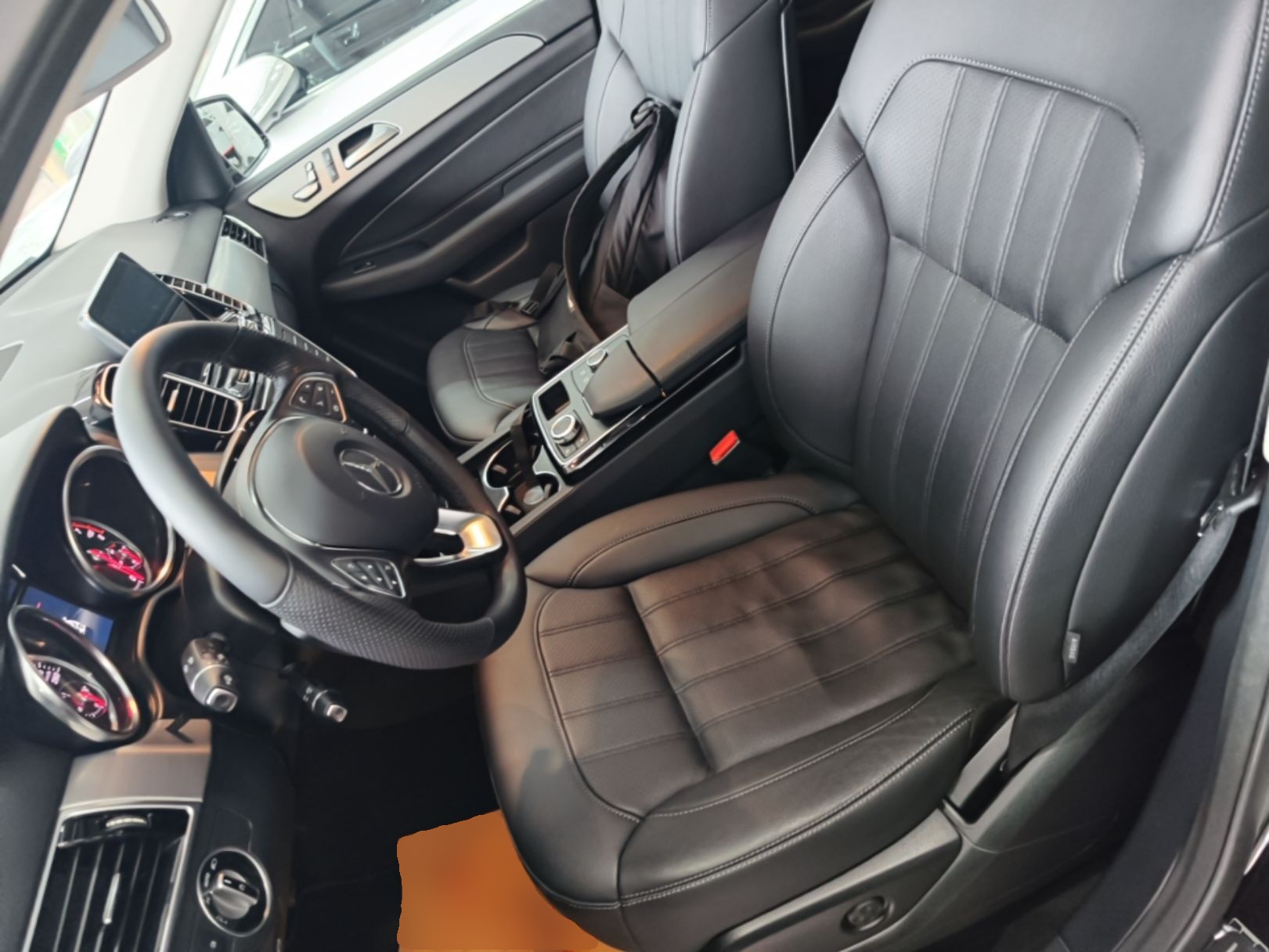 Vordere Reihe im Auto