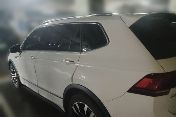 Used Volkswagen Tiguan L 2019 330TSI Automatic Two-Wheel Drive R-Line Flagship Model China VI Standard
