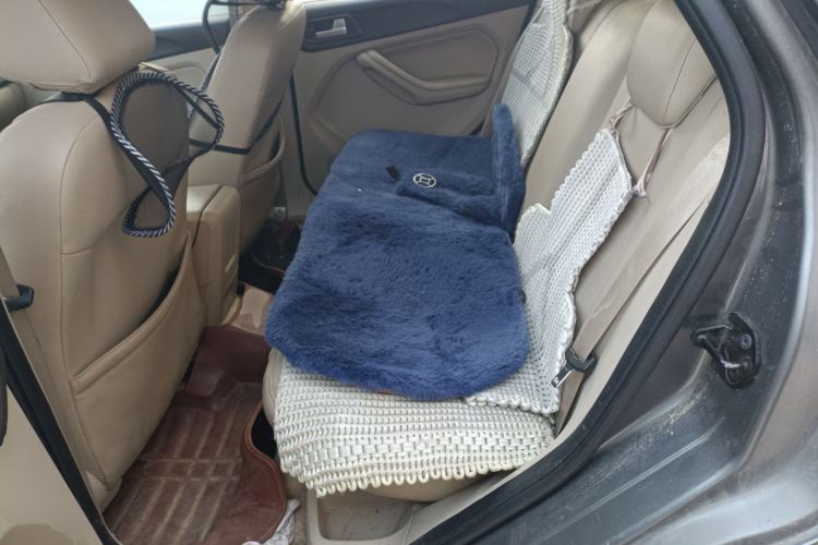 Used Ford Focus 2013 Hatchback Classic 1.8L Automatic Fashion Edition
