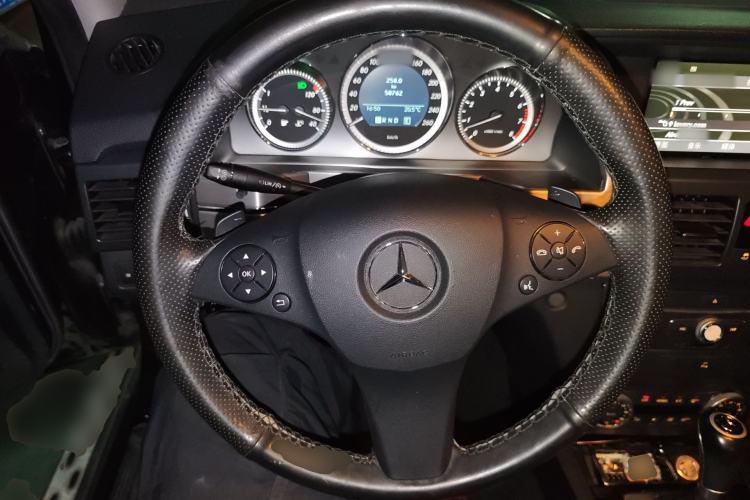 Used Mercedes-Benz GLK-Class 2012 GLK 300 4MATIC Luxury Model