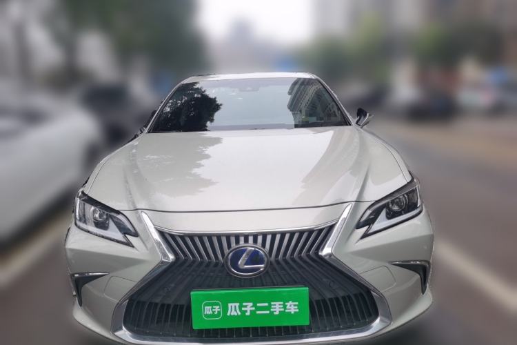 Used Lexus ES 2020 300h Premier Edition