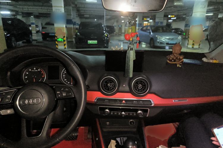 Used Audi Q2L 2018 35 TFSI Fashion Dynamic Version China VI Emission Standard Center Console