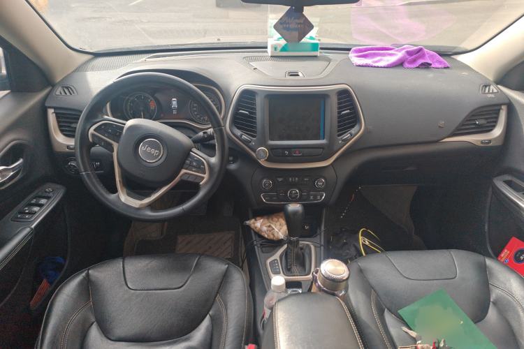 Used Jeep Cherokee 2017 2.0L Superior Edition