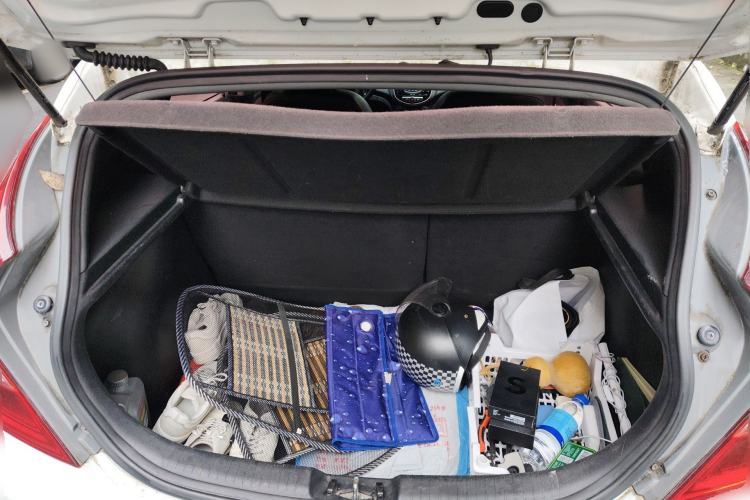 Used Hyundai Verna Ray 2014 1.4L Automatic GLX Trunk