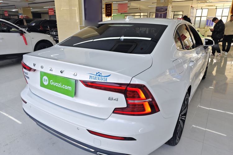 Used Volvo S60 2022 B4 Zhiyuan Luxury Edition