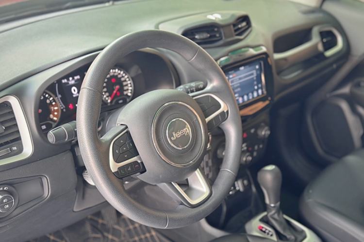 Used Jeep Renegade 2019 220T Automatic Leading Edition