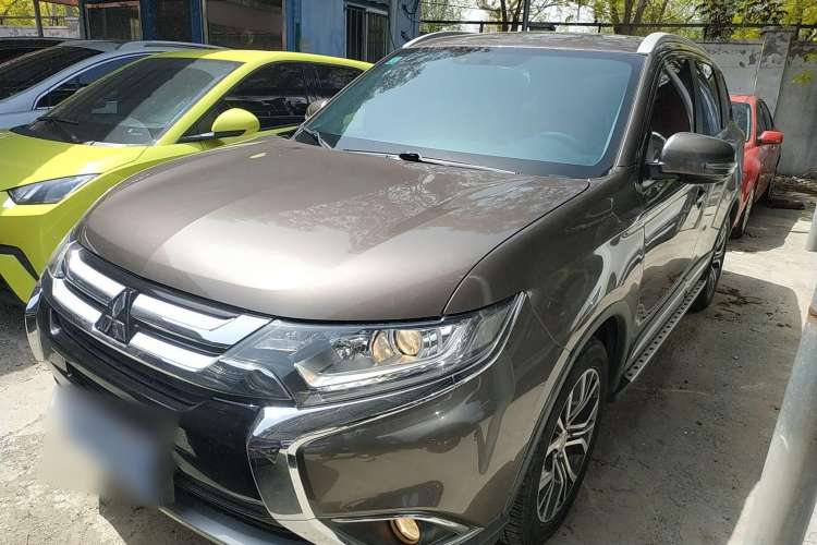 Used Mitsubishi Outlander 2018 2.0L Two-Wheel Drive Glory Edition 5 Seats
