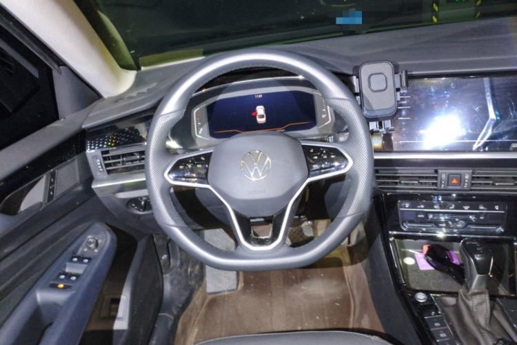 Used Volkswagen Passat 2024 330TSI Elite Edition Steering Wheel