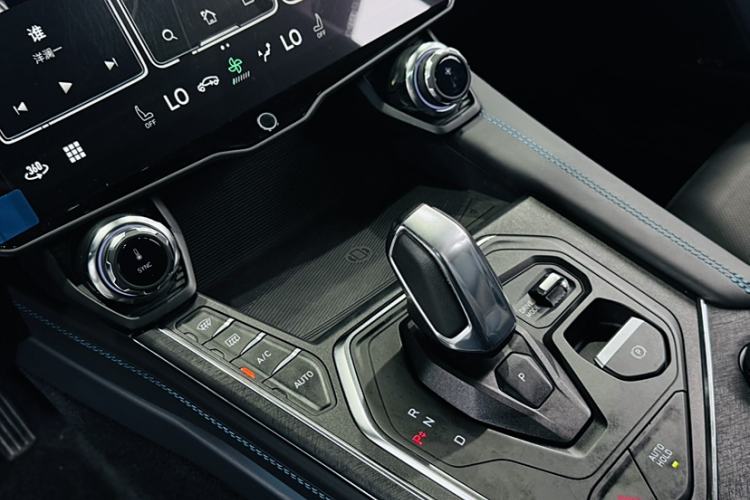 Used Lynk & Co 05 2020 2.0TD Two-Wheel Drive Shine Halo