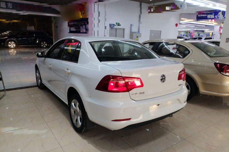 Used Volkswagen Bora 2015 Value Edition 1.6L Manual Fashionable Style
