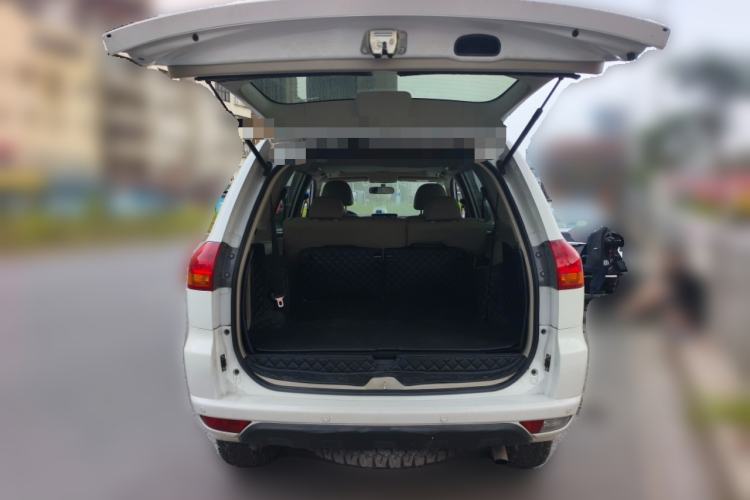 Used Mitsubishi Pajero Sport 2013 3.0L Automatic Two-Wheel Drive Luxury Edition Trunk