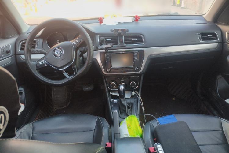 Used Volkswagen Lavida 2017 1.6L Automatic Comfort Edition Center Console