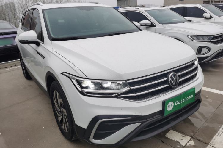 Used Volkswagen Tiguan L 2024 300TSI Automatic Two-Wheel Drive Smart Edition Front Right 45 Deg