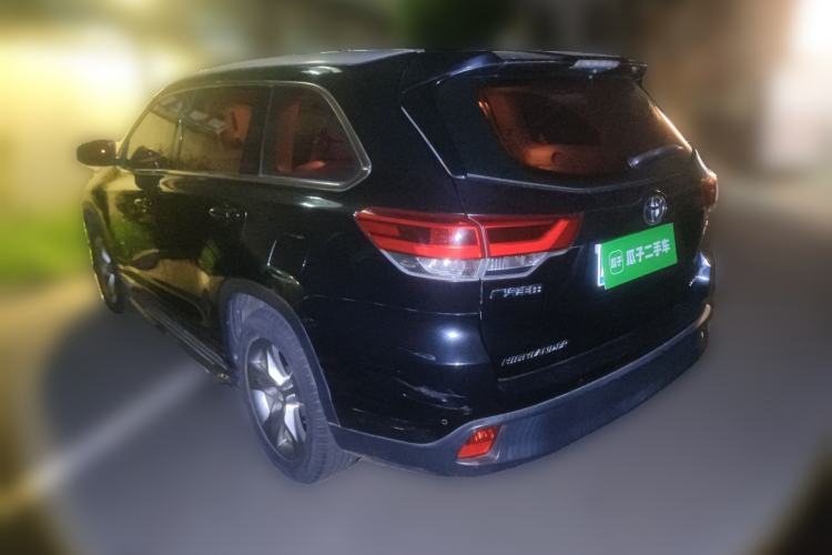 Used Toyota Highlander 2018 2.0T Two-Wheel Drive Luxury Edition 7 Seats China VI Standard