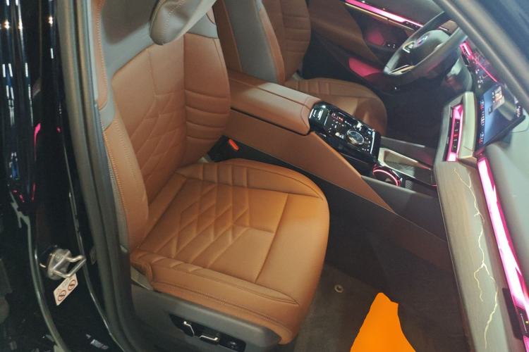 Used BMW i5 2024 eDrive 35L Luxury Model with M Sport Package
