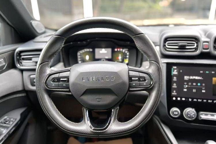 Used Lynk & Co 03 2022 2.0TD DCT JingPro
