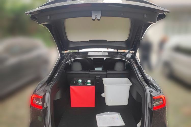 Used Tesla Model Y 2023 Long-Range All-Wheel-Drive Version Trunk