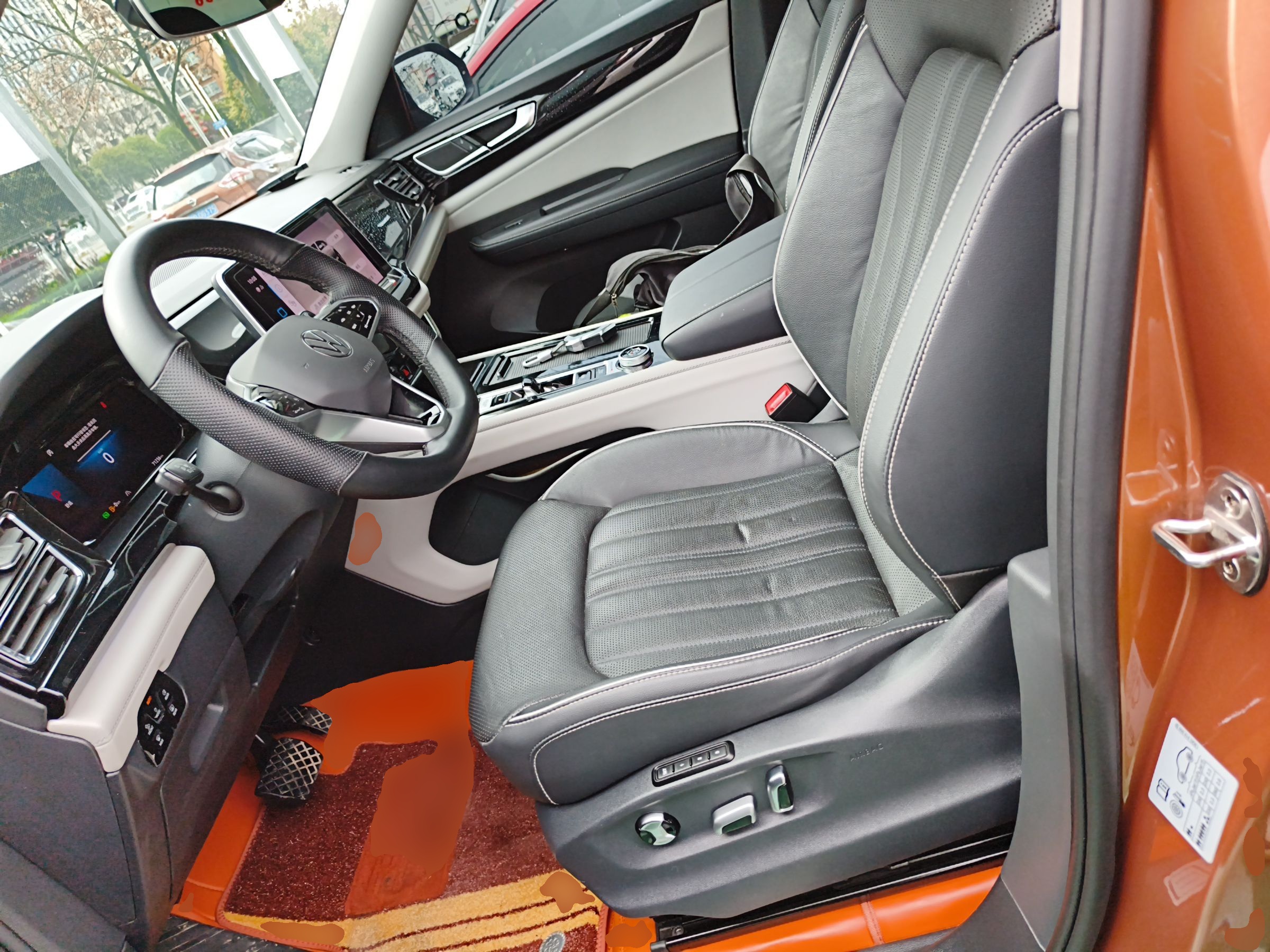 المقاعد الأمامية داخل السيارة