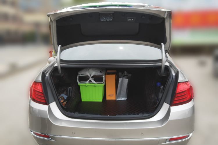 Used BMW 5 Series 2014 525Li Luxury Design Package Trunk