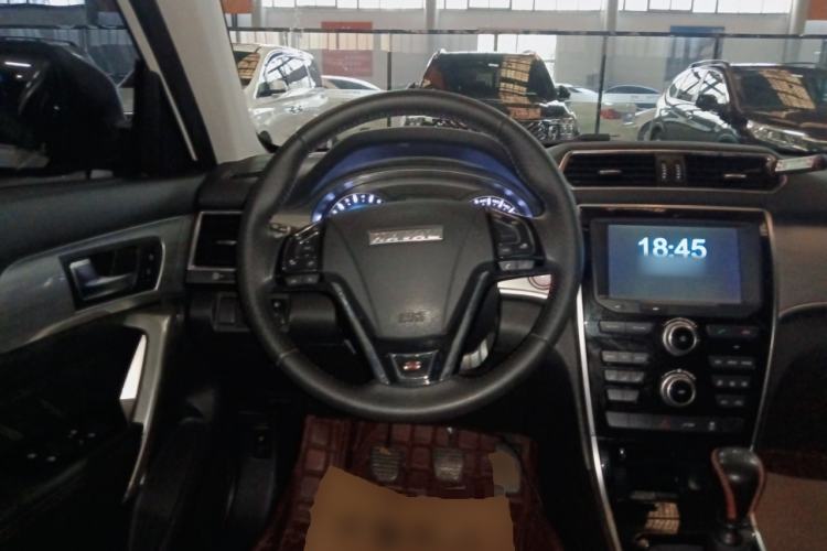 Used Haval H2 2018 Red-Label 1.5T Manual Two-Wheel Drive Elite Model Steering Wheel