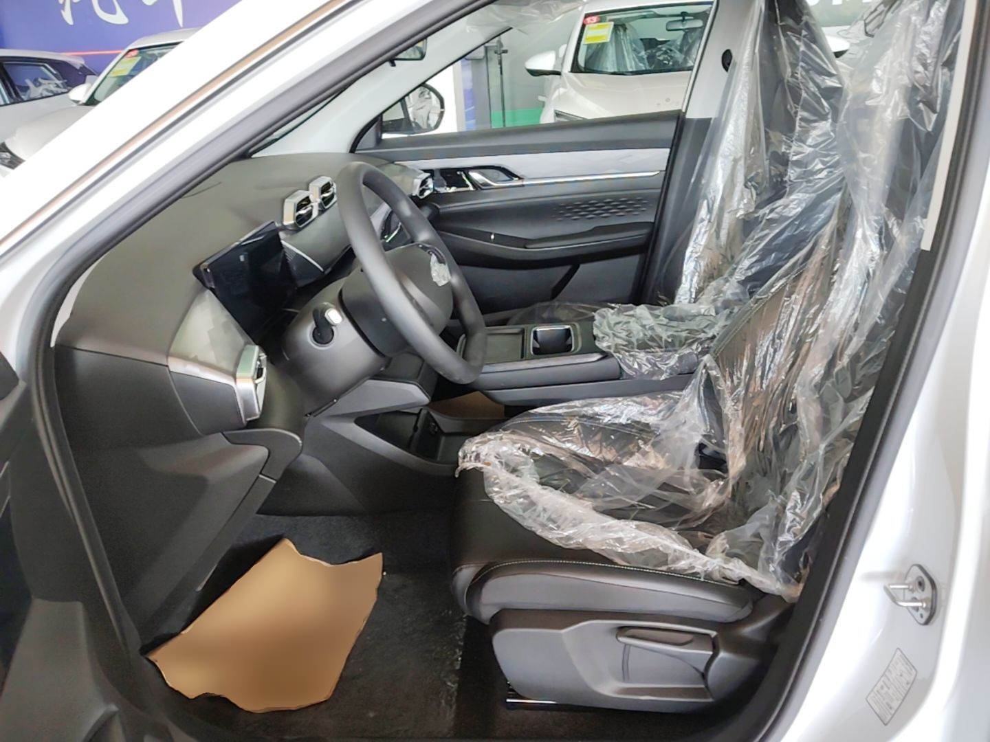 Dongfeng Aeolus SKY EV01 2025 530 km AIR Elite Edition — снимка 17