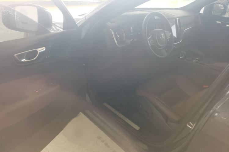 Used Volvo XC60 2023 B5 4x4 Smart Luxury Edition
