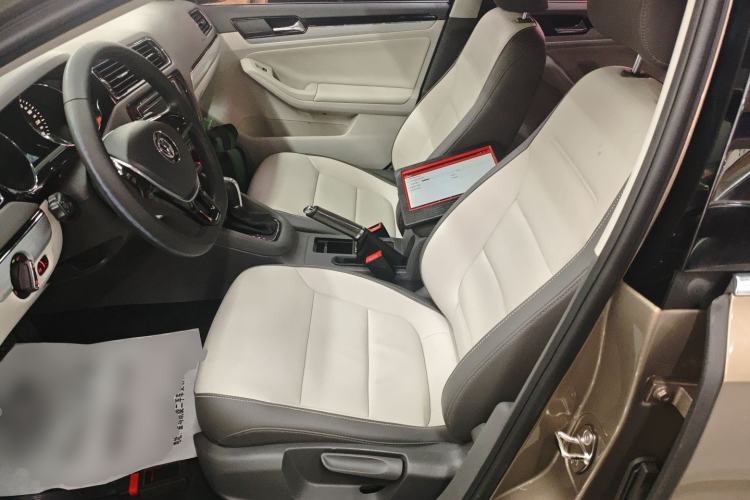 Used Volkswagen Sagitar 2015 1.6L Automatic Comfort Model Left Front Seat