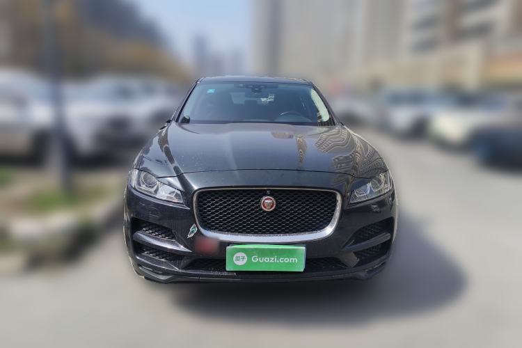 Used Jaguar F-PACE 2016 2.0T Two-Wheel Drive Urban Luxury Edition