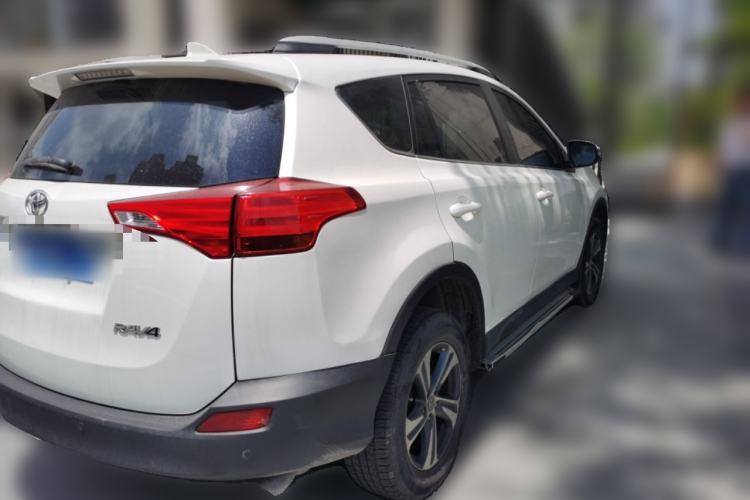 Used Toyota RAV4 2015 2.0L CVT Two-Wheel Drive Fashion Edition
