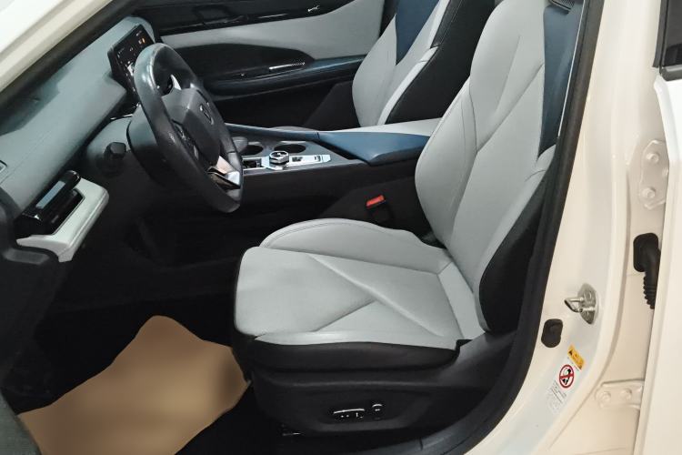 Used Changan UNI-V iDD 2023 ZhiDian iDD 1.5T 113km Smart & Fun Version
