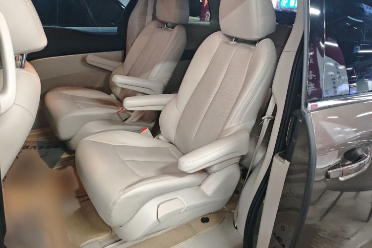 Used Buick GL8 2023 Land Executive Class Comfort Model Interior 4