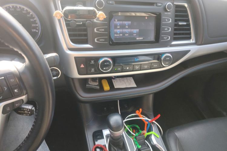 Used Toyota Highlander 2018 2.0T Four-Wheel Drive Luxury Edition 7 Seats China V Emission Standard