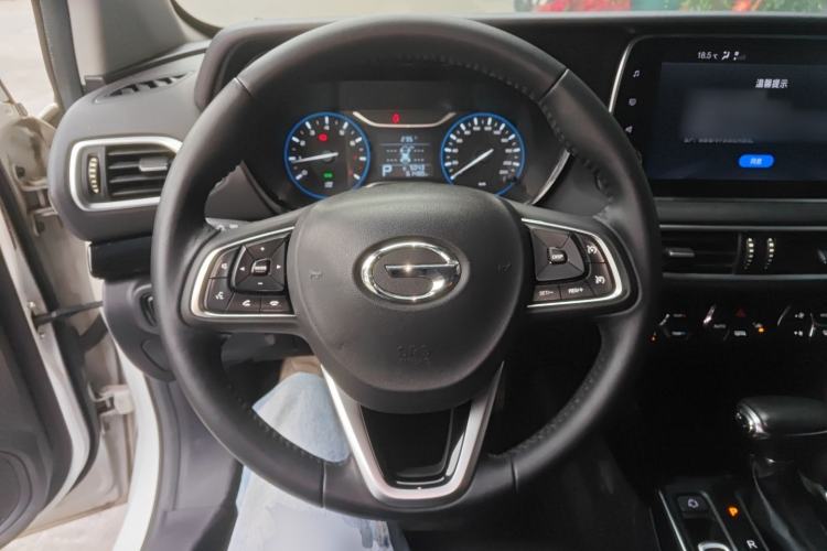 Used GAC Trumpchi GS4 2018 235T Automatic Two-Wheel Drive Luxury Smart Connectivity Version Steering Wheel