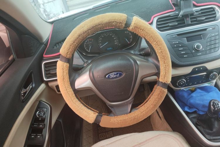 Used Ford Escort 2015 1.5L Manual Fashion Edition